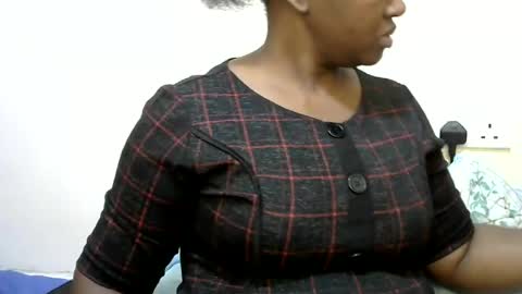 Snapshot of sexy_dee1 chatting on 06-16-26, 05:10 Sweet Dee online show from 06-16-26, 05:10