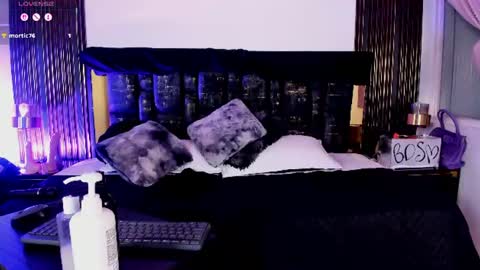 Snapshot of sexy_hot_milf_ chatting on 06-22-26, 11:57 Dafne online show from 06-22-26, 11:57