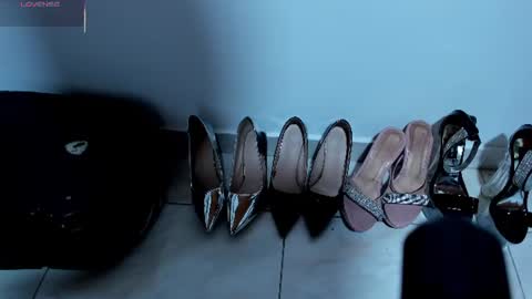 Snapshot of sexy_hot_milf_ chatting on 06-28-26, 12:22 Dafne online show from 06-28-26, 12:22