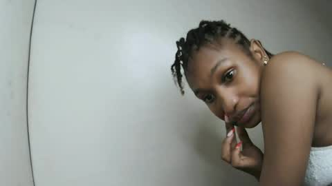 Snapshot of sexy_joyline chatting on 06-18-26, 02:12 joy online show from 06-18-26, 02:12