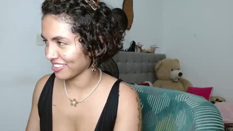Snapshot of sexy_lia_latina chatting on 05-25-26, 03:23 Celeste online show from 05-25-26, 03:23