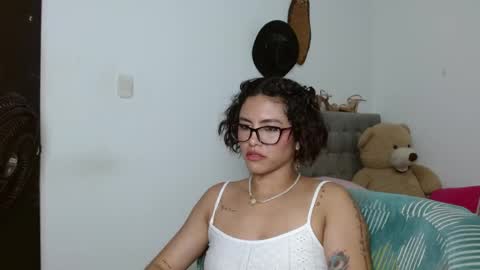 Snapshot of sexy_lia_latina chatting on 05-29-26, 04:43 Celeste online show from 05-29-26, 04:43