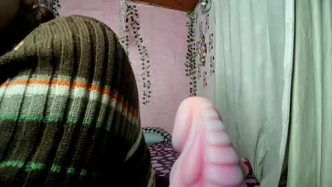 Snapshot of sexy_lolas chatting on 04-21-26, 04:30 sexy lolas online show from 04-21-26, 04:30