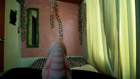 Snapshot of sexy_lolas chatting on 04-26-26, 08:06 sexy lolas online show from 04-26-26, 08:06