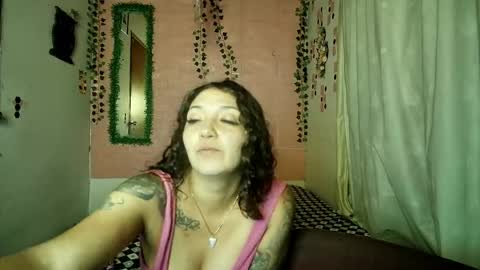 Snapshot of sexy_lolas chatting on 04-28-26, 12:31 sexy lolas online show from 04-28-26, 12:31