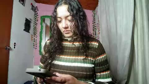 Snapshot of sexy_lolas chatting on 05-18-26, 03:57 sexy lolas online show from 05-18-26, 03:57