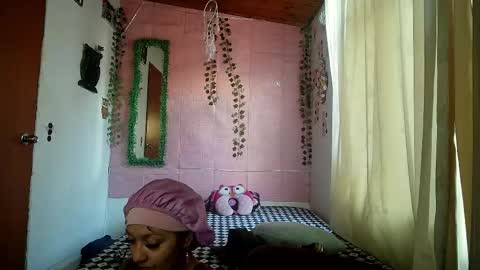 Snapshot of sexy_lolas chatting on 05-24-26, 10:48 sexy lolas online show from 05-24-26, 10:48