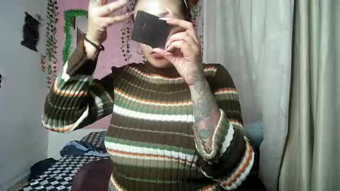 Snapshot of sexy_lolas chatting on 05-26-26, 03:57 sexy lolas online show from 05-26-26, 03:57