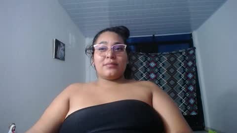 Snapshot of sexy_love_15 chatting on 09-12-25, 04:23 SIRENA LOVE online show from 09-12-25, 04:23