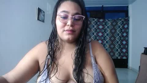 Snapshot of sexy_love_15 chatting on 11-14-25, 06:01 SIRENA LOVE online show from 11-14-25, 06:01