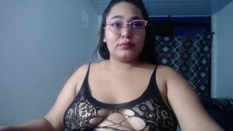 Snapshot of sexy_love_15 chatting on 11-28-25, 06:05 SIRENA LOVE online show from 11-28-25, 06:05
