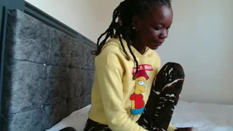 Snapshot of sexy_malyn chatting on 11-20-25, 09:31 Shasha Money online show from 11-20-25, 09:31