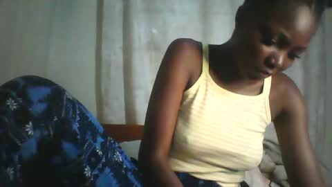 Snapshot of sexy_mariannah chatting on 05-31-26, 08:10 sexy_mariannah online show from 05-31-26, 08:10