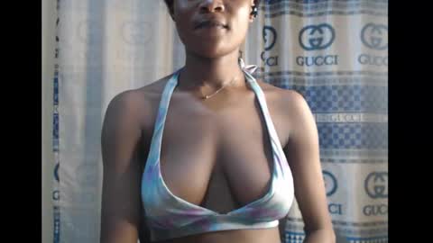 Snapshot of sexy_mariax chatting on 12-16-24, 12:26 Debby online show from 12-16-24, 12:26