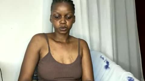 Snapshot of sexy_n_thick chatting on 06-22-26, 06:05 Lyn online show from 06-22-26, 06:05