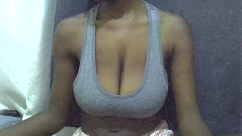 sexy_peach4 online show from 06-23-26, 10:52