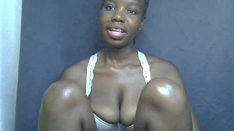 sexy_peach4 online show from 07-10-26, 12:37