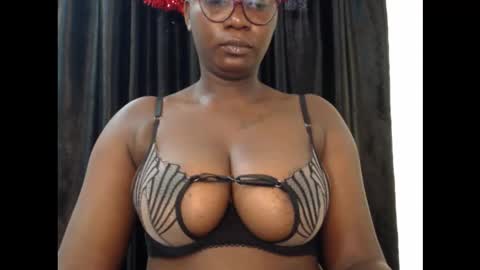 zoe online show from 12-17-25, 07:03