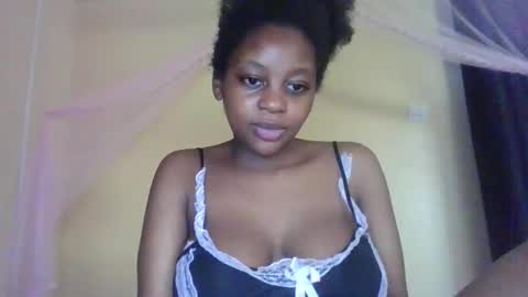 Snapshot of sexy_short chatting on 10-10-25, 05:39 Janet online show from 10-10-25, 05:39