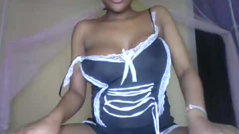 Snapshot of sexy_short chatting on 10-23-25, 05:40 Janet online show from 10-23-25, 05:40