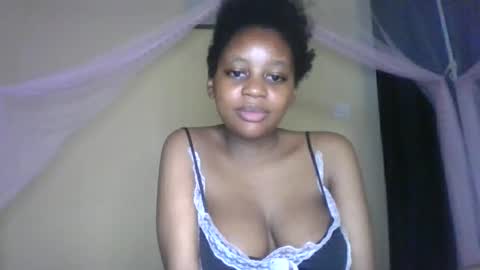 Snapshot of sexy_short chatting on 10-26-25, 04:40 Janet online show from 10-26-25, 04:40