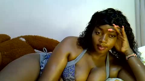 Snapshot of sexy_siera chatting on 07-07-26, 08:07 laura online show from 07-07-26, 08:07