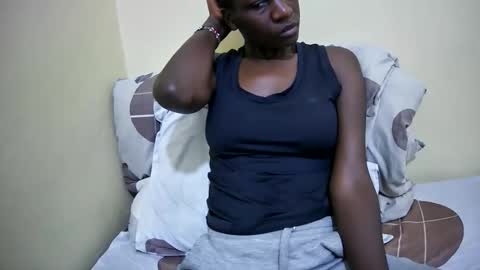 Snapshot of sexy_tania1 chatting on 12-22-25, 09:17 sexy_tania1 online show from 12-22-25, 09:17