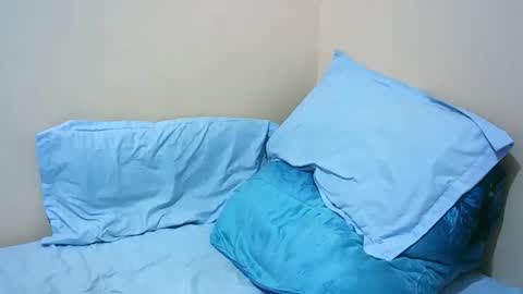 Snapshot of sexy_tiffah33 chatting on 09-19-25, 10:43 Tiffah online show from 09-19-25, 10:43