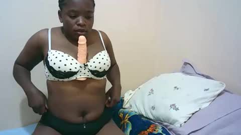 Snapshot of sexy_tiffah33 chatting on 11-13-25, 04:17 Tiffah online show from 11-13-25, 04:17