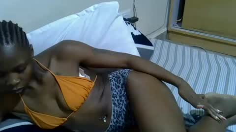 Snapshot of sexy_vennice chatting on 06-20-26, 01:25 sexy_vennice online show from 06-20-26, 01:25