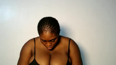 Snapshot of sexy_wetpussyy chatting on 11-14-25, 02:10 Luna online show from 11-14-25, 02:10