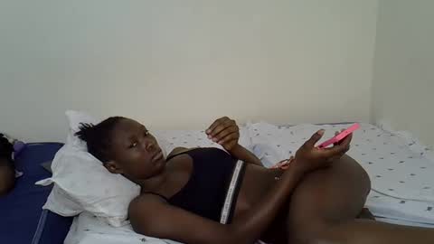 Im Zola online show from 05-17-26, 06:33