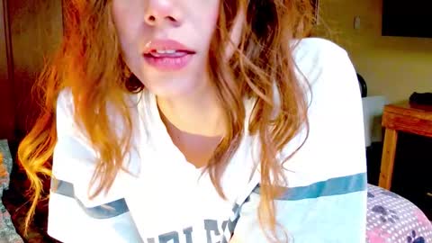 Snapshot of sexyaliceskay chatting on 02-24-26, 05:33 Alice Skay online show from 02-24-26, 05:33