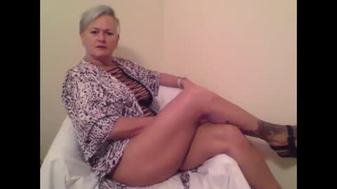 Snapshot of sexyalliekay chatting on 01-01-25, 08:26 Sexy GILF Allie Kay online show from 01-01-25, 08:26