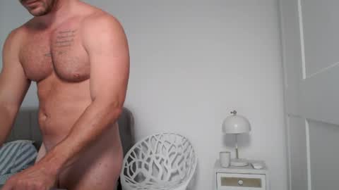 Snapshot of sexyandmarried chatting on 04-20-26, 03:37 sexyandmarried online show from 04-20-26, 03:37