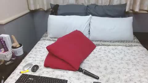 Snapshot of sexyassshaz chatting on 12-10-24, 12:17 shazz online show from 12-10-24, 12:17