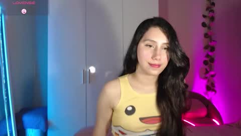 Snapshot of sexyasstime_1718 chatting on 12-18-25, 12:06 Alice online show from 12-18-25, 12:06