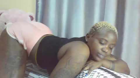 Snapshot of sexybabyface555 chatting on 10-28-25, 08:44 sexybabyface555 online show from 10-28-25, 08:44