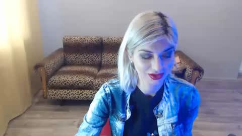 Snapshot of sexybeatriice chatting on 01-18-25, 07:17 sexybeatriice online show from 01-18-25, 07:17