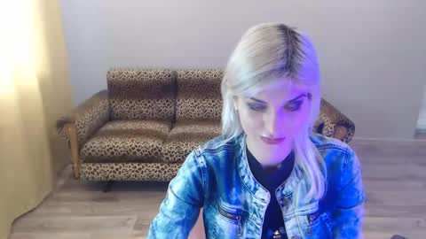 Snapshot of sexybeatriice chatting on 01-24-25, 07:19 sexybeatriice online show from 01-24-25, 07:19