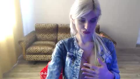 Snapshot of sexybeatriice chatting on 02-28-25, 07:37 sexybeatriice online show from 02-28-25, 07:37