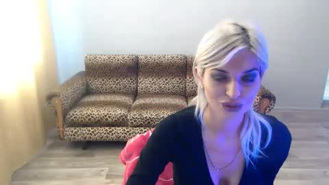 Snapshot of sexybeatriice chatting on 09-30-25, 06:29 sexybeatriice online show from 09-30-25, 06:29