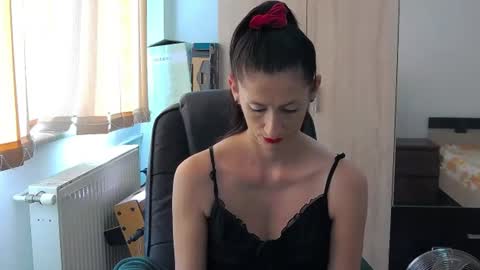 Snapshot of sexybeeaa chatting on 07-13-26, 07:55 SexyBea online show from 07-13-26, 07:55