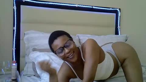 Snapshot of sexyboobs16 chatting on 11-20-25, 09:53 sexyboobs16 online show from 11-20-25, 09:53