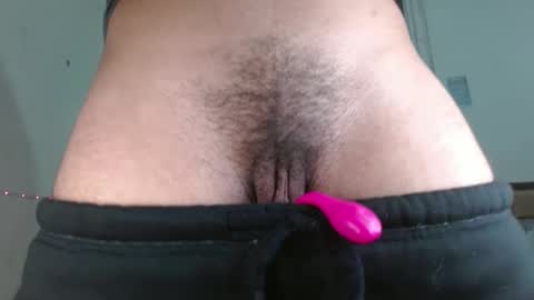 Snapshot of sexyboy_bigclit chatting on 10-11-25, 01:53 Iker online show from 10-11-25, 01:53