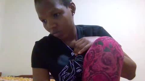 Snapshot of sexybrown14 chatting on 09-14-25, 11:09 Essy online show from 09-14-25, 11:09