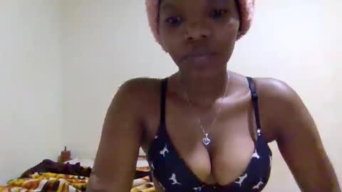 Snapshot of sexybrown14 chatting on 09-18-25, 03:52 Essy online show from 09-18-25, 03:52