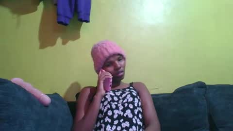 Snapshot of sexybrown14 chatting on 11-10-25, 06:51 Essy online show from 11-10-25, 06:51