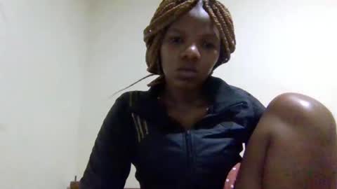 Snapshot of sexybrown14 chatting on 12-01-25, 06:29 Essy online show from 12-01-25, 06:29
