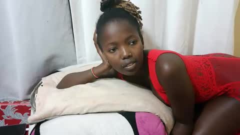 Snapshot of sexycandy2389 chatting on 09-09-25, 06:29 Candy online show from 09-09-25, 06:29